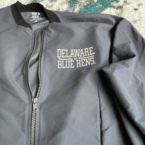 University of Delaware Blue Hens Very Lightweight Jacket Gray Medium - Picture 2 of 8